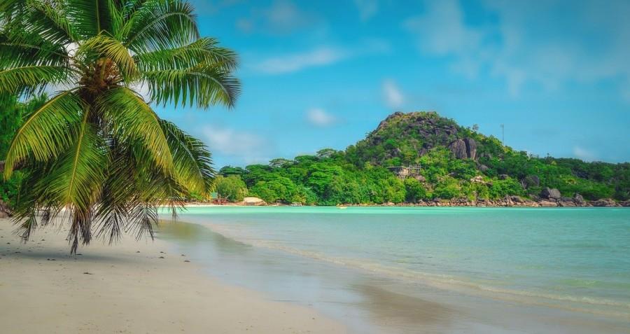 spiaggia e mare alle Seychelles